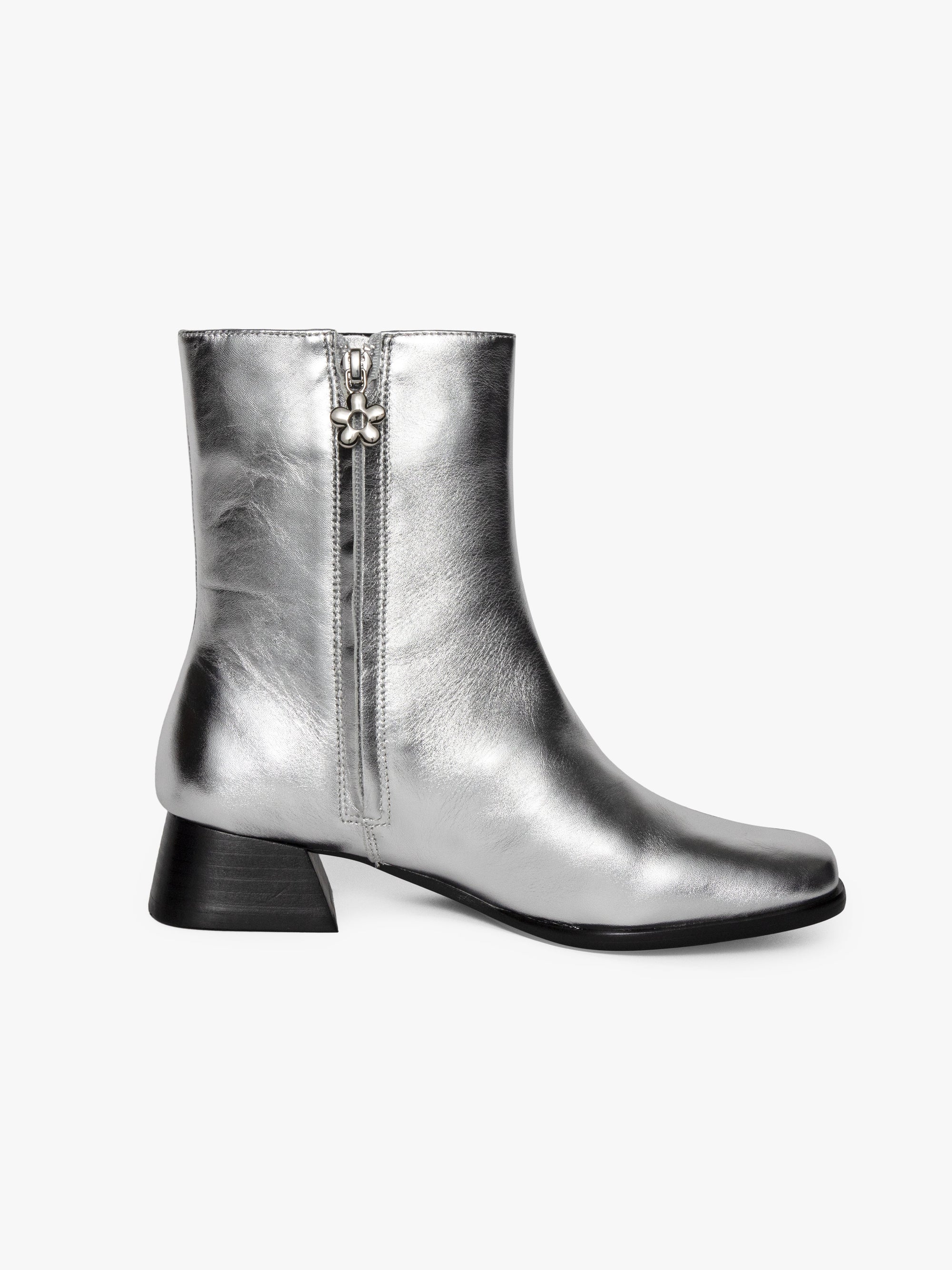 Lisa Says Gah - Quincy Boot - Silver -