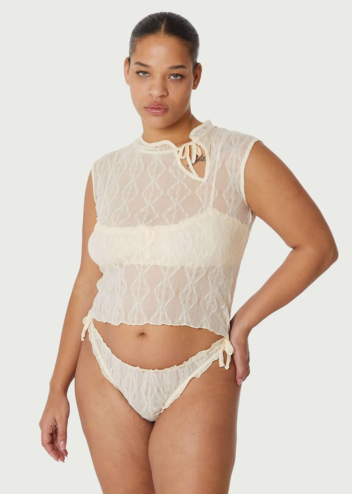 Find Me Now - Mariposa Keyhole Tee - Cloud -