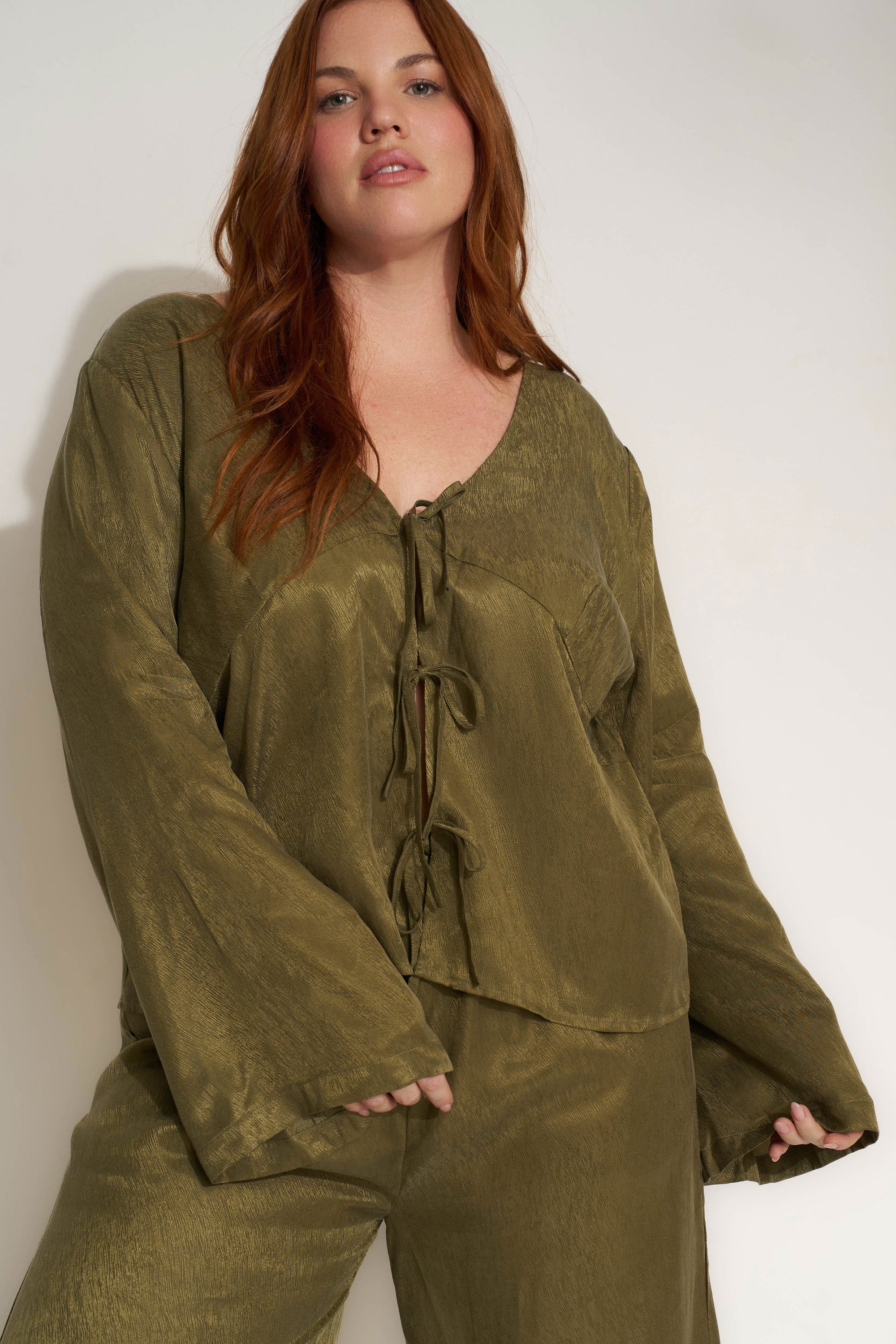 Be Idle - The Tie Front Top - Olive -