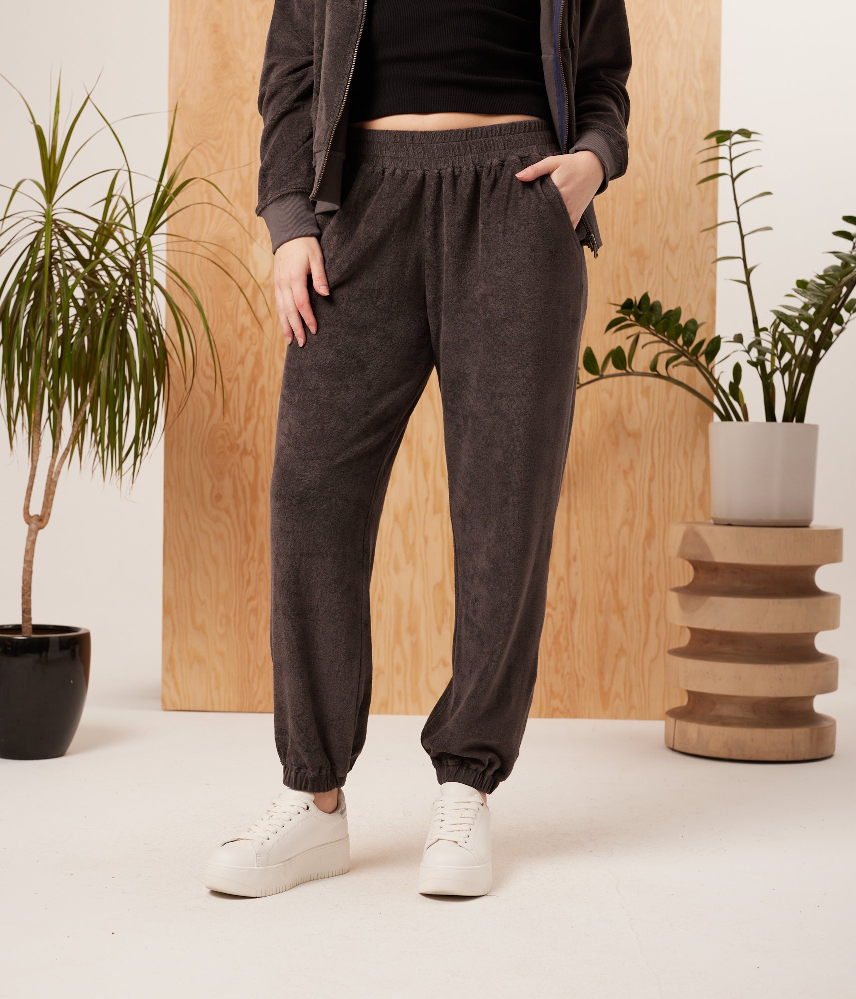 Known Supply - Tansy Jogger - Charcoal -