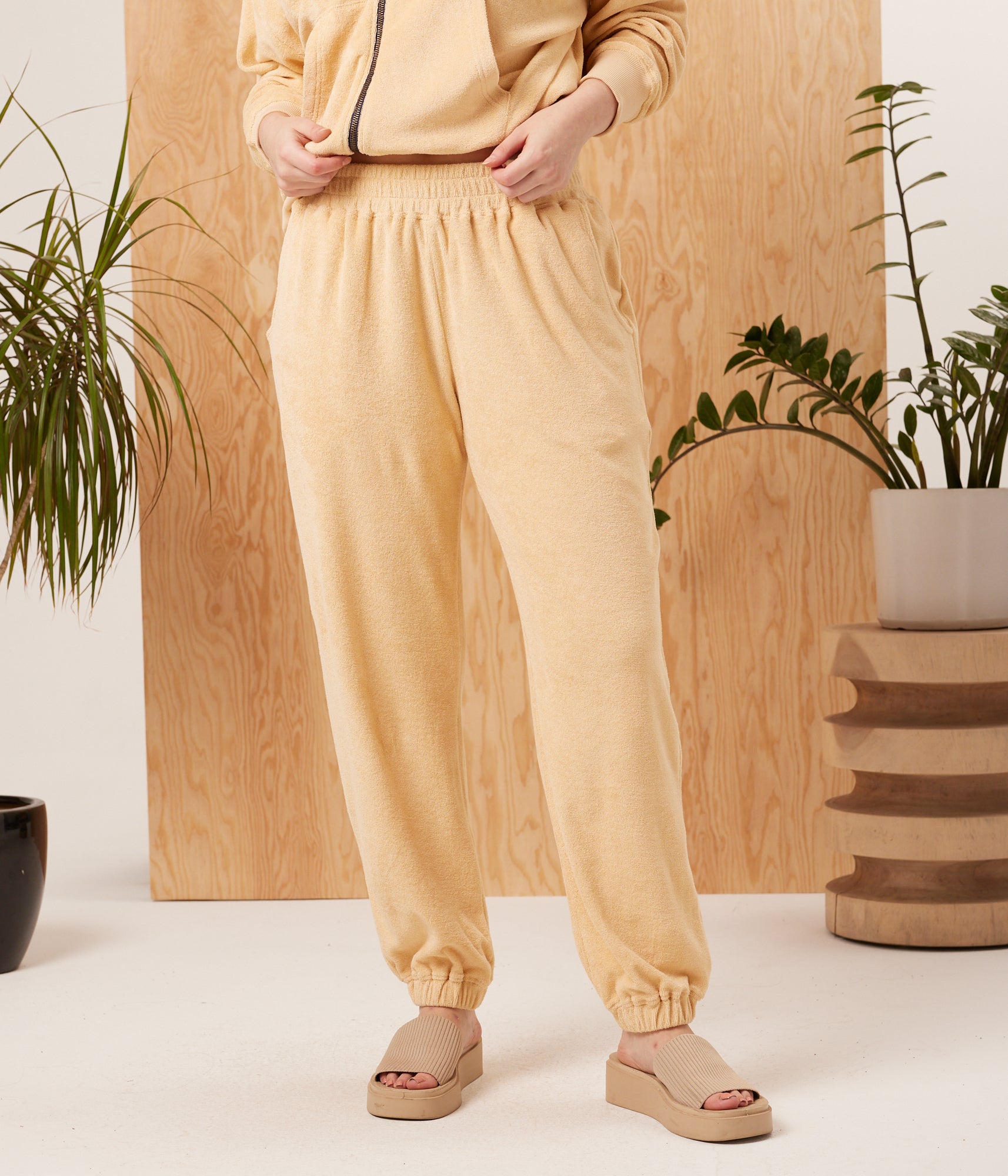 Known Supply - Tansy Jogger - Light Peach -