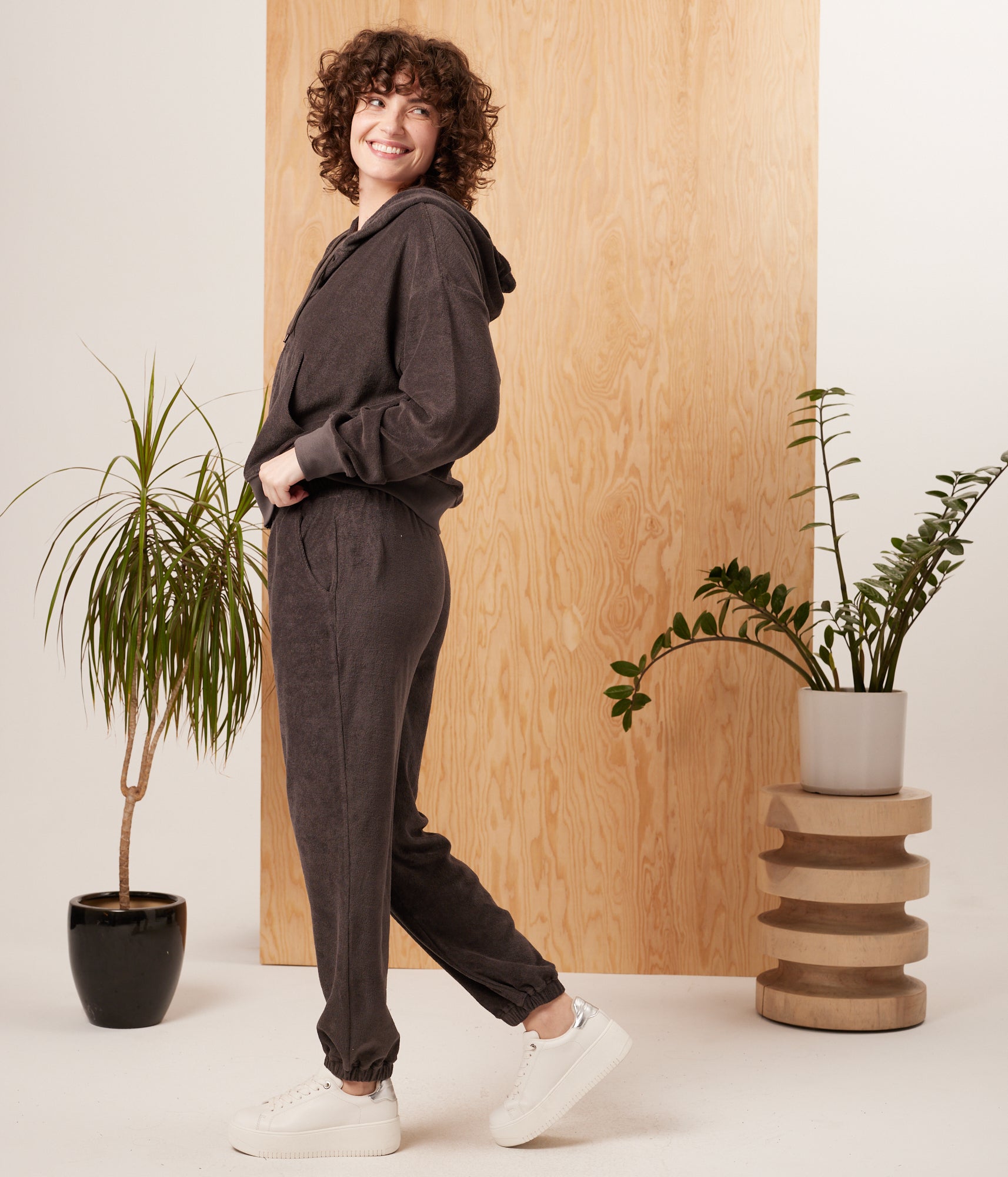 Known Supply - Tansy Jogger - Charcoal -