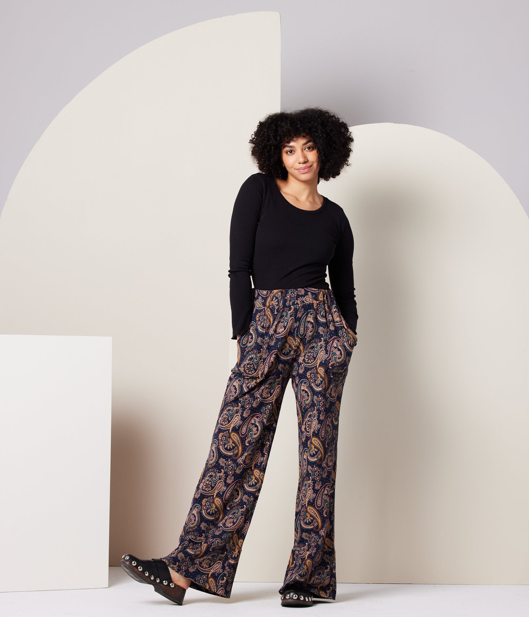 Known Supply - Thorn Pant - Dark Blue Paisley -