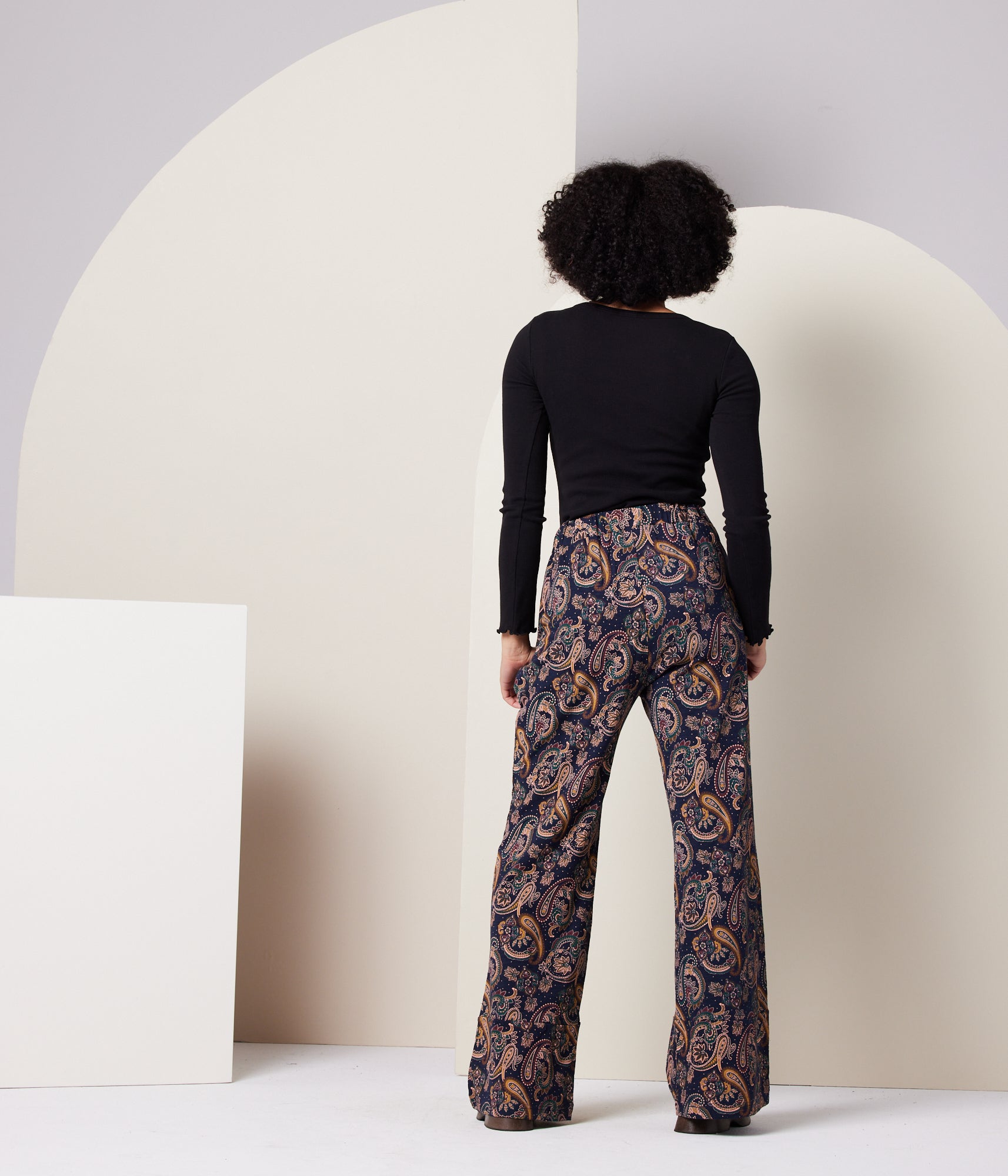Known Supply - Thorn Pant - Dark Blue Paisley -