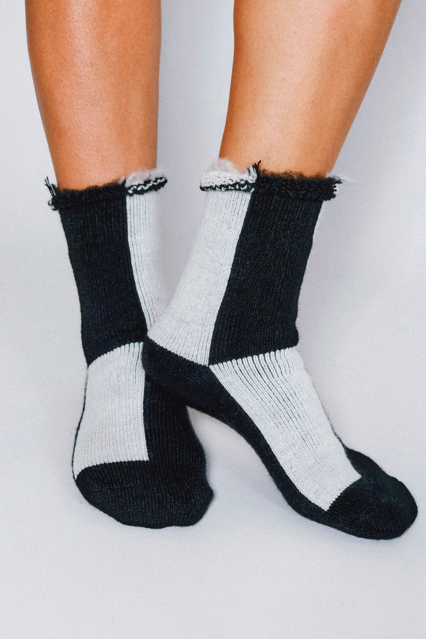 Tailored Union - Cozy Socks - Off White/Black -