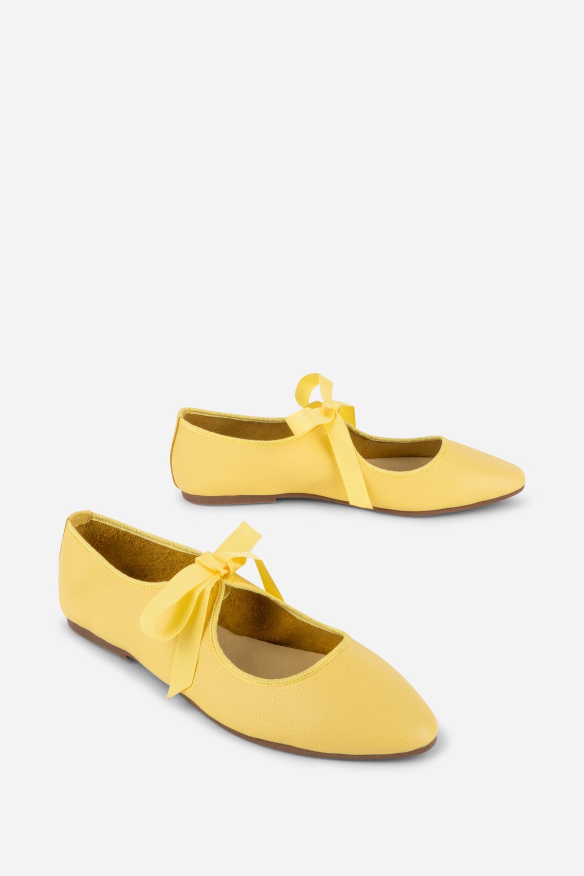 Intentionally Blank - Valley Black Sole Ballet Flat - LEMON LEATHER