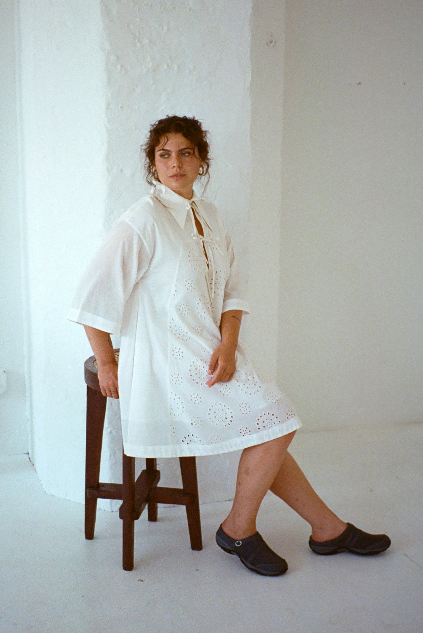 WRAY - Apron Dress - Salt Eyelet -