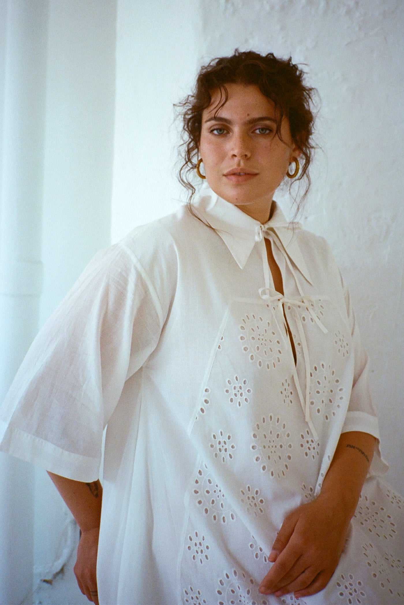 WRAY - Apron Dress - Salt Eyelet -