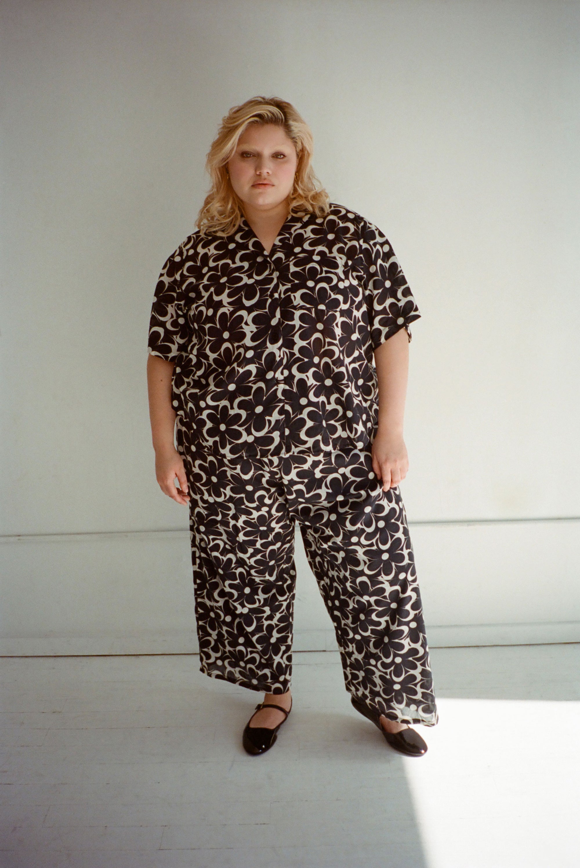 WRAY - Luna Pant - Ink Daisy -