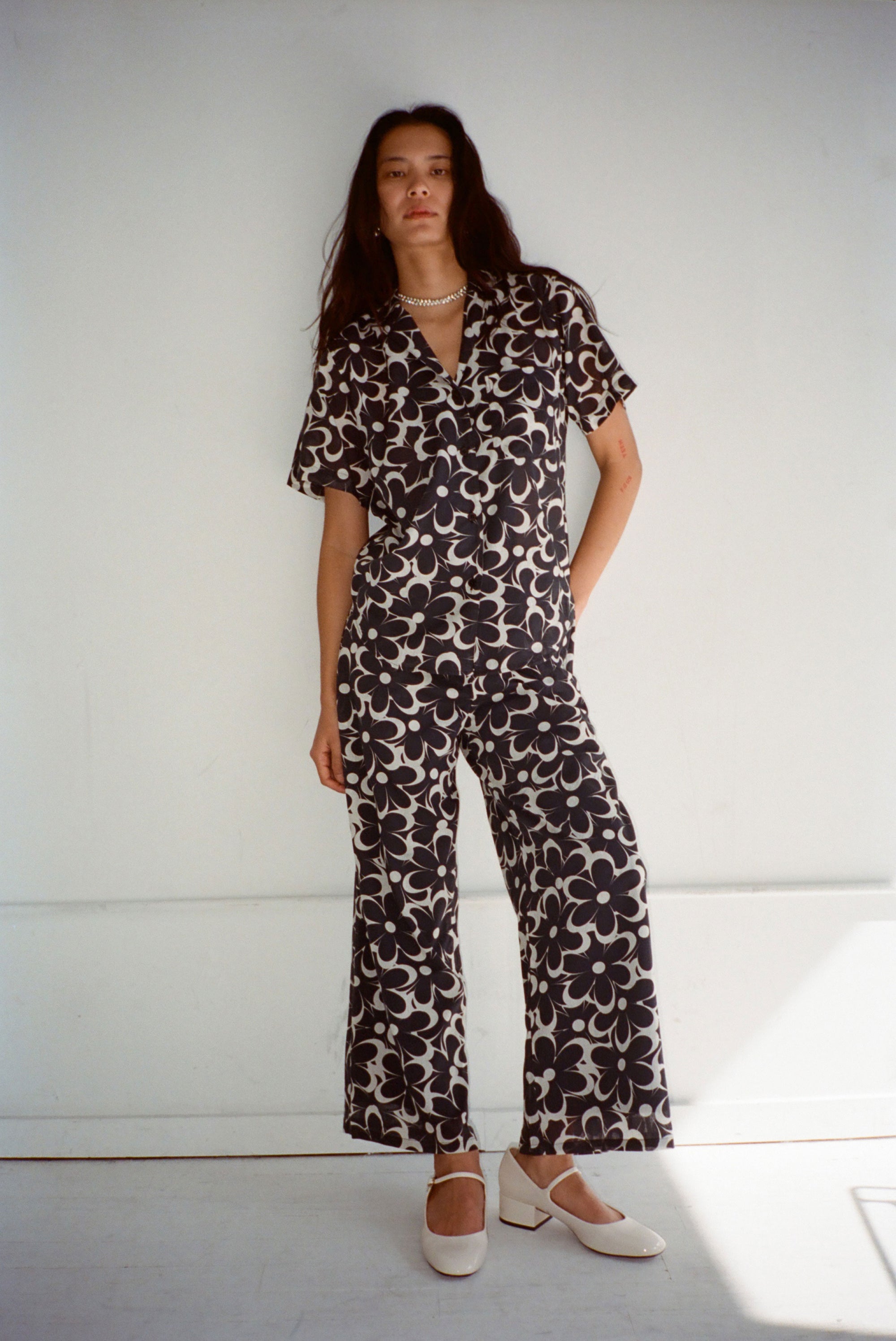 WRAY - Luna Pant - Ink Daisy -