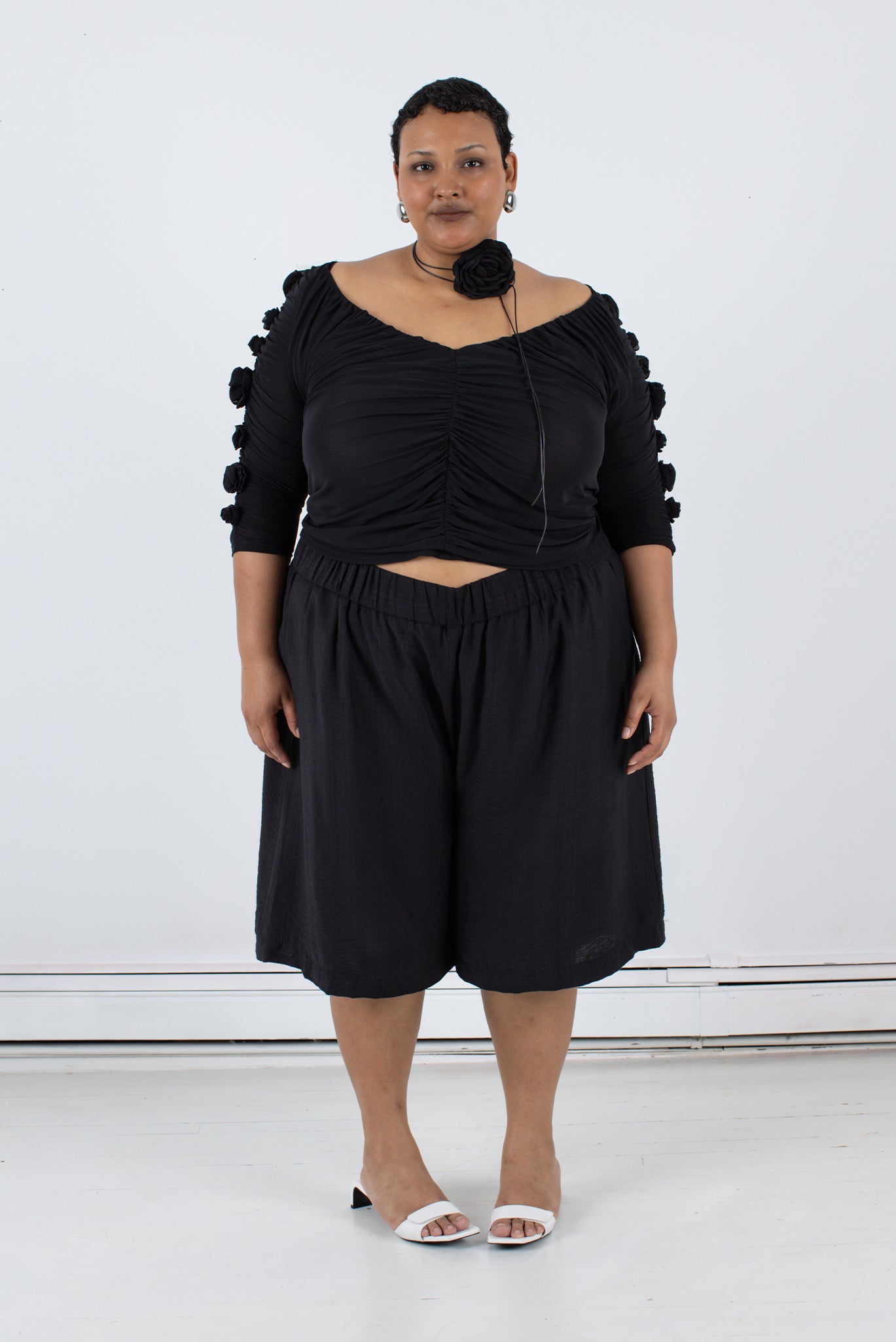 WRAY - Rose Top - Black -