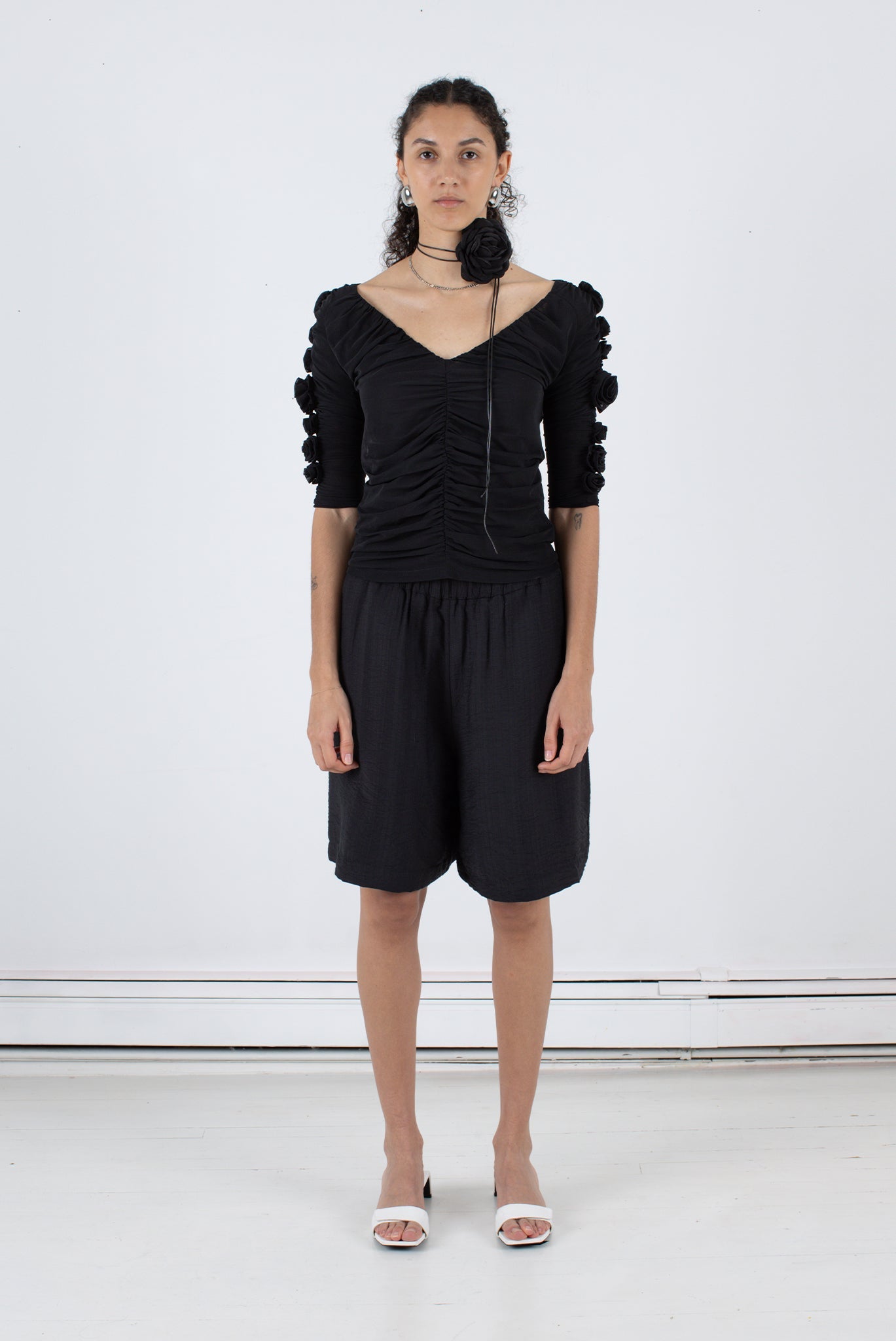 WRAY - Rose Top - Black -