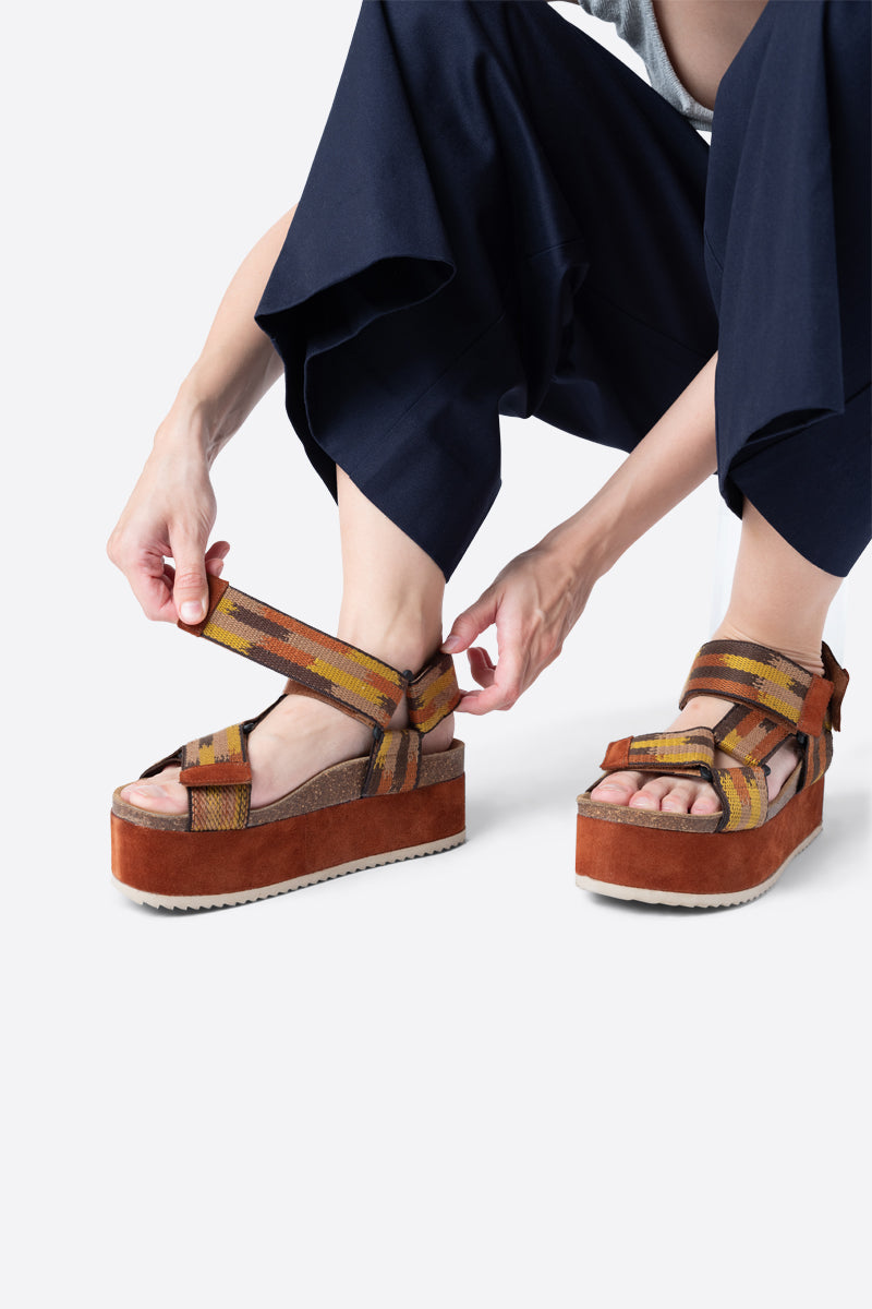 Intentionally Blank - Zona Platform Sandal -