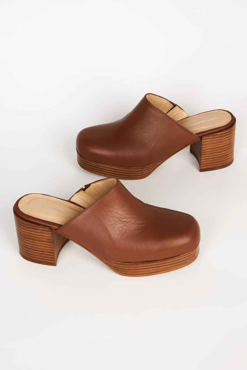 Intentionally Blank - Facts Leather Platform Clog -