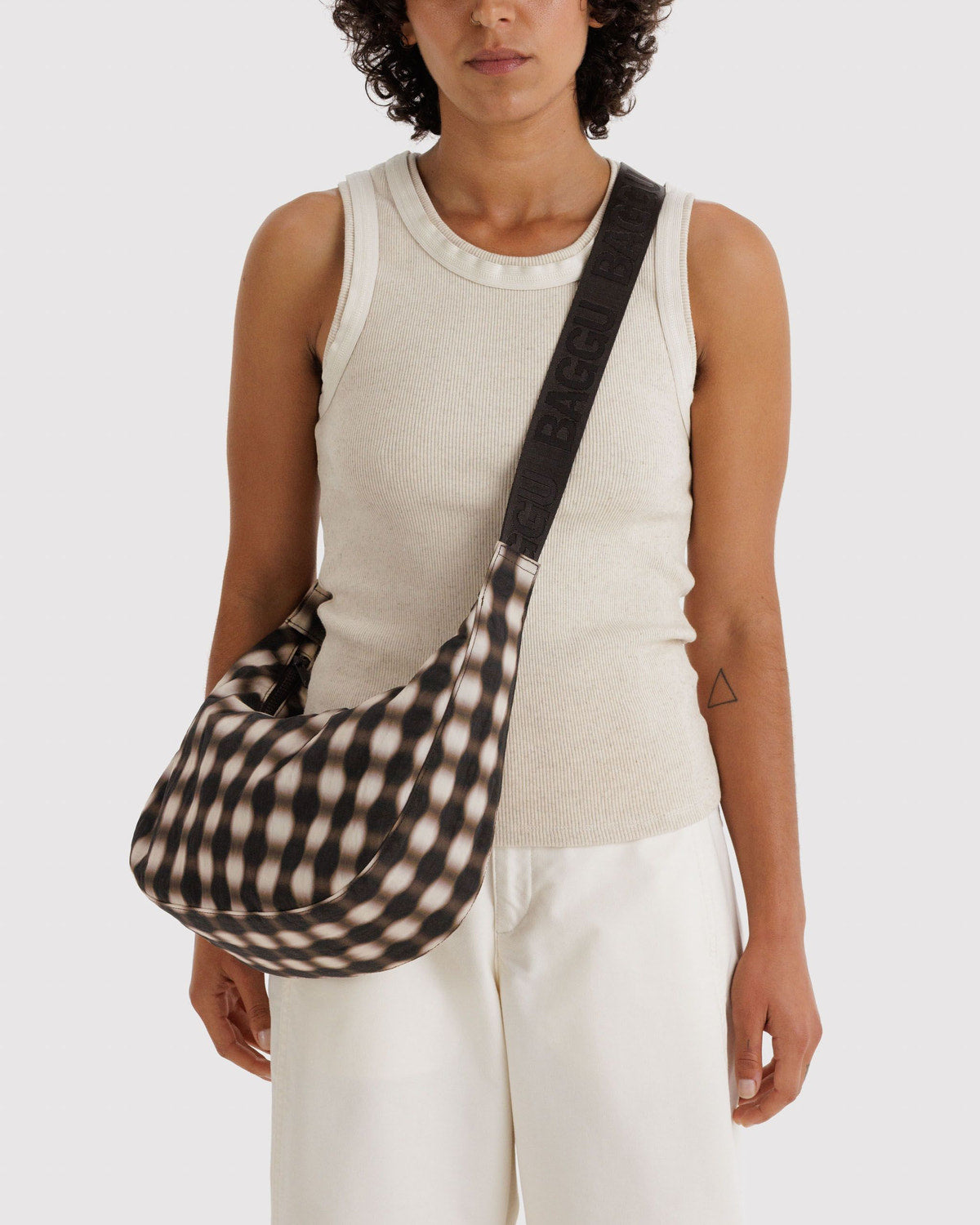 Baggu - Medium Nylon Crescent Bag - Blurred Gingham Brown -