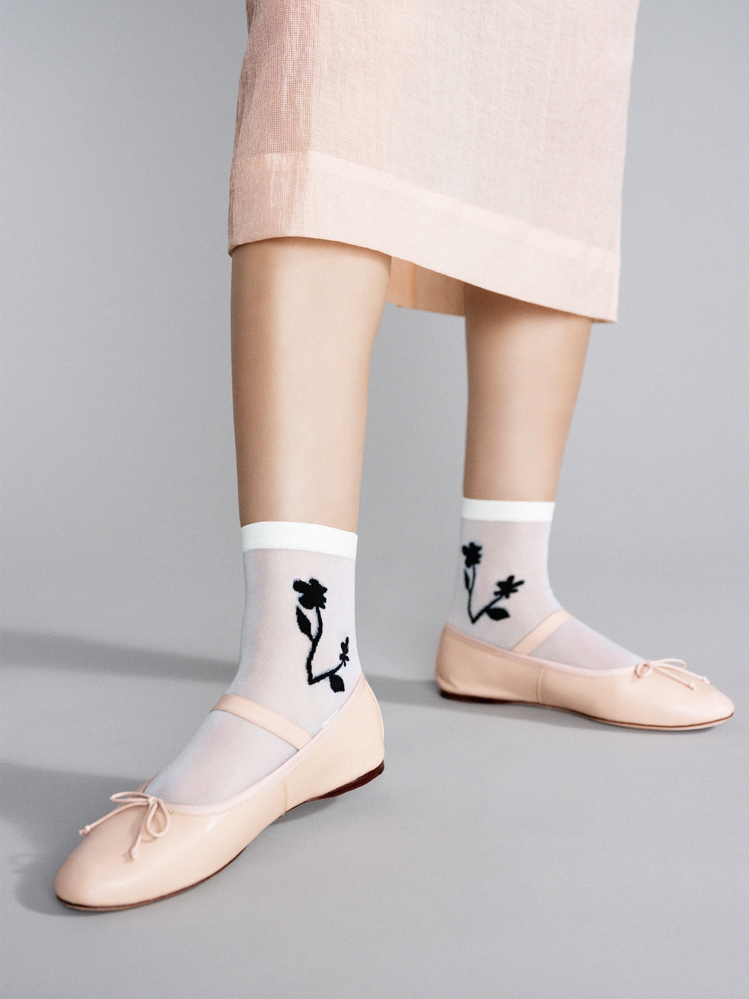 Hansel from Basel - Shadowplay Sheer Short Crew Sock -