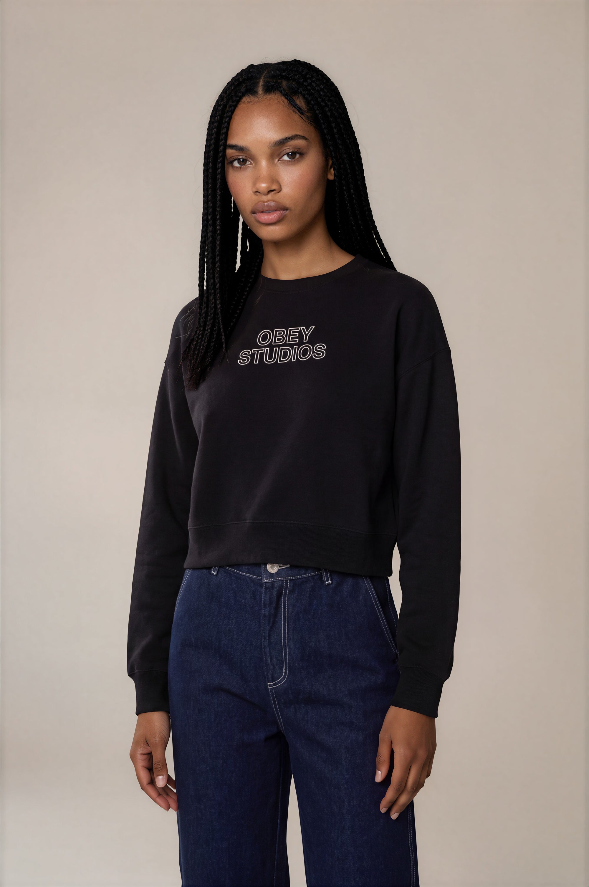 Obey - Studios Cropped Crew - Outline Black -