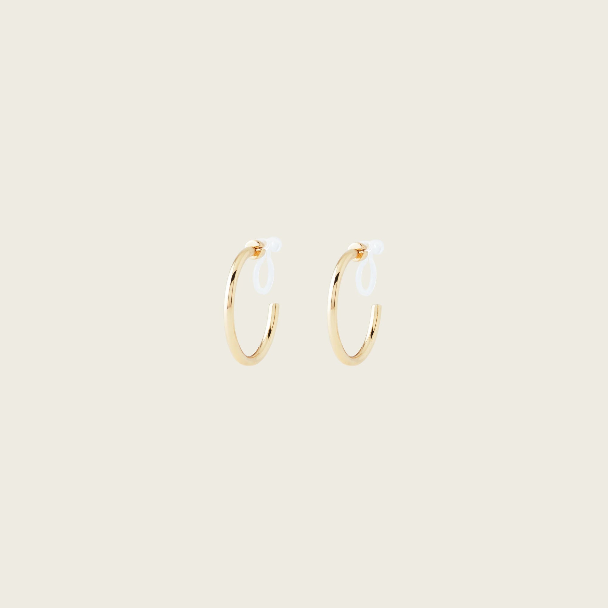 Aiori - Medium Thin Hoop Clip On Earrings - Gold -