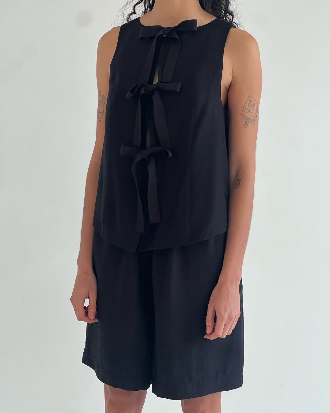 WRAY - Lynn Top - Black -