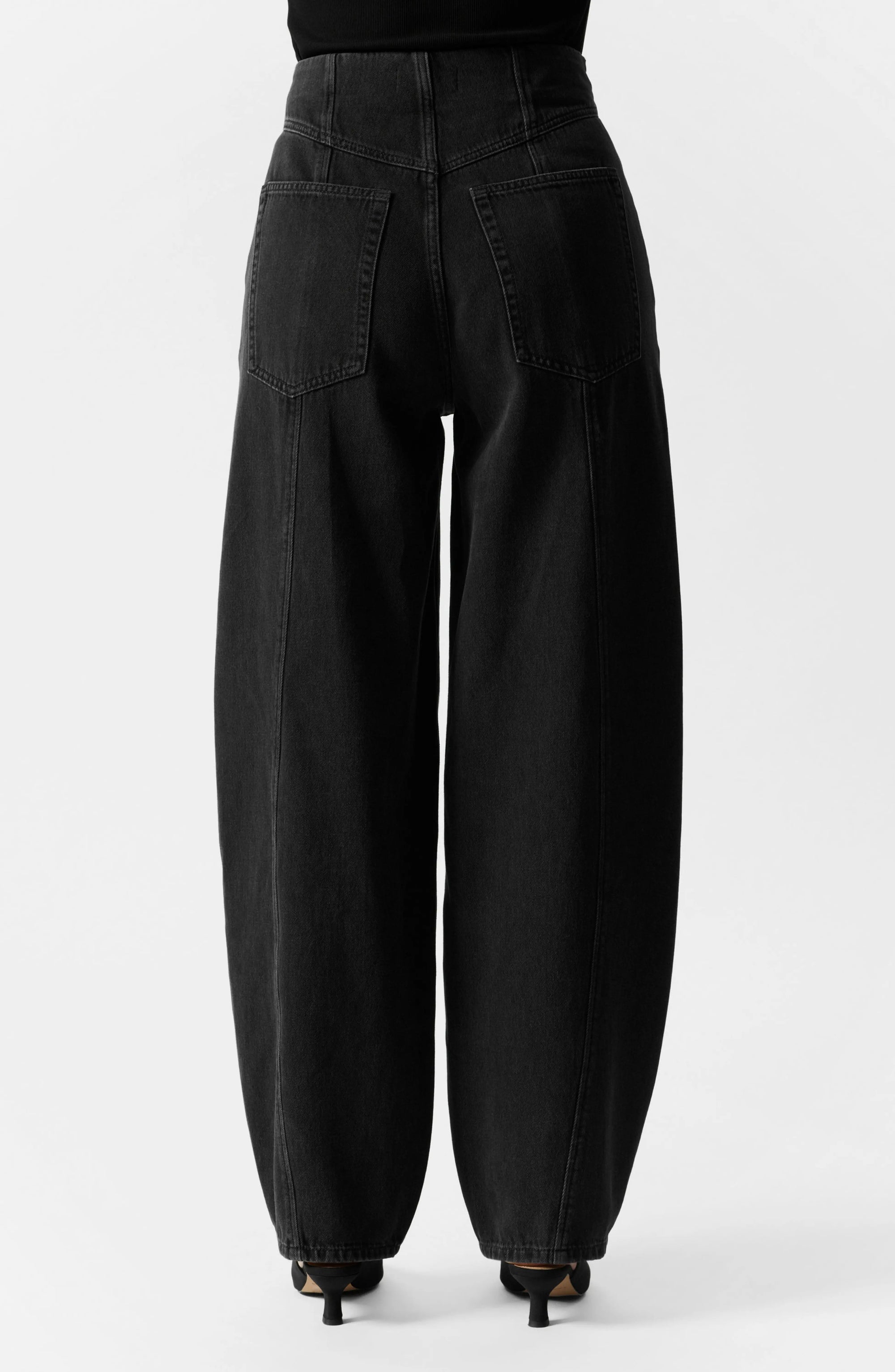 & Other Stories - Bello Cut Jeans - Black -