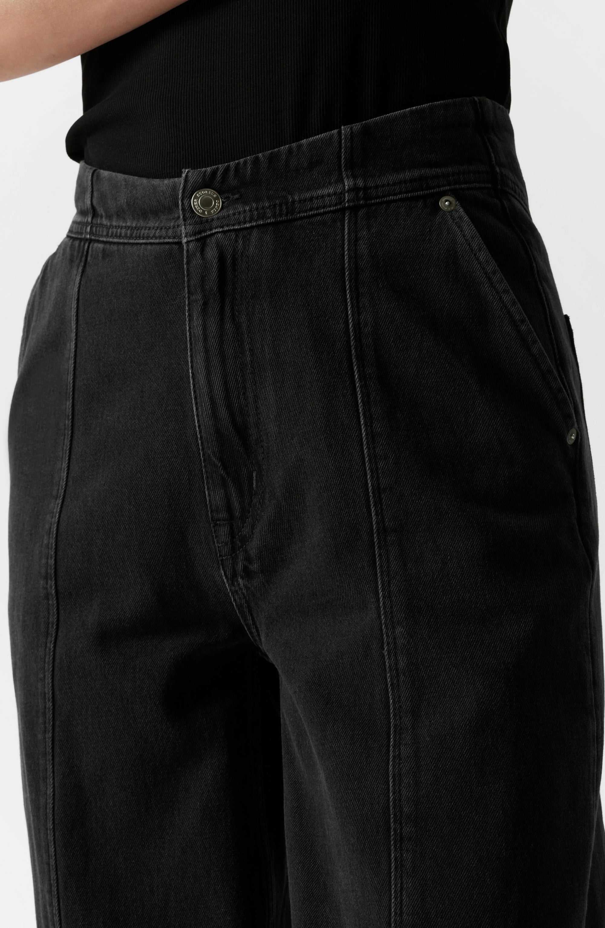 & Other Stories - Bello Cut Jeans - Black -