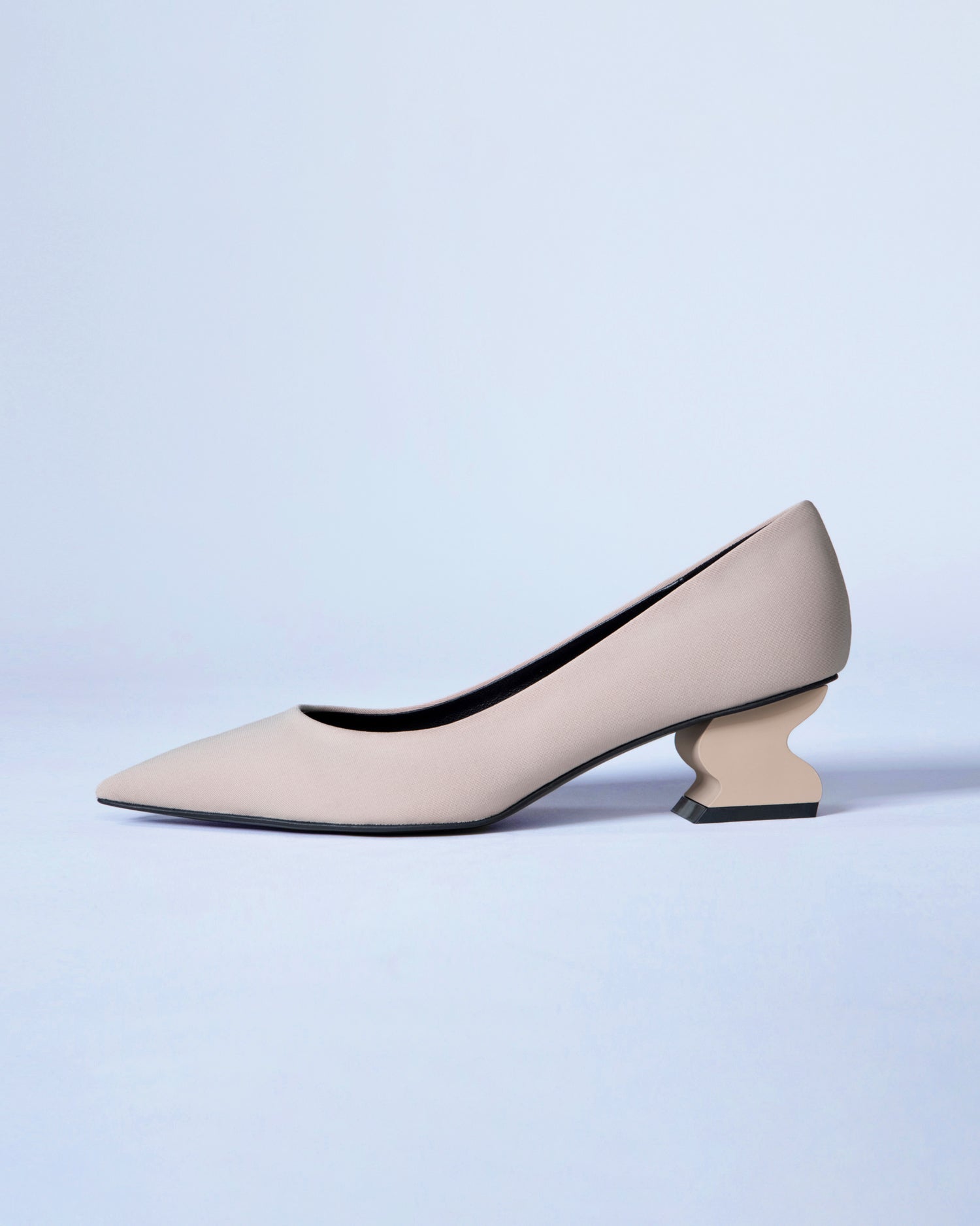 iRi MONLE Beige Pointed Toe Pump