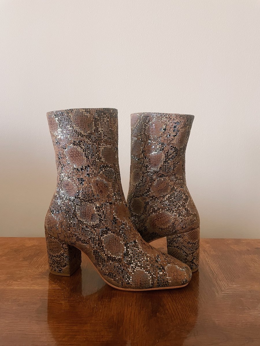 Modern Boot - Suede Snake - offe market
