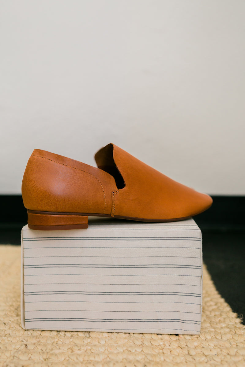 Saddle Clara Flat - offe market
